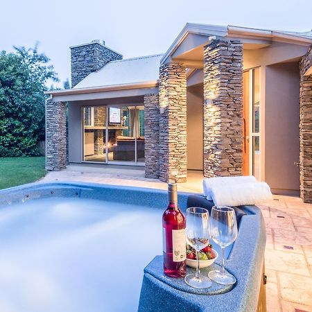 Riverview Retreat Holiday Home By Majordomo Queenstown Pokoj fotografie